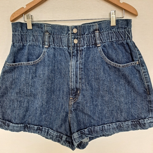 Levi's Blue Denim Jean High Rise Elastic Waist Mom Shorts sz 31 - Picture 10 of 10
